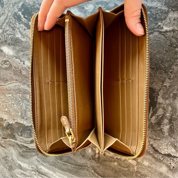 Authentic Prada Saffiano Leather Wallet - Picture 8 of 9